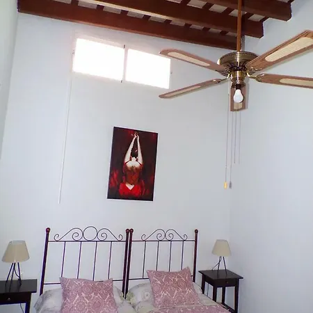 Casa Pepa- Vistas A Historica Y Centrica Plaza Apartment